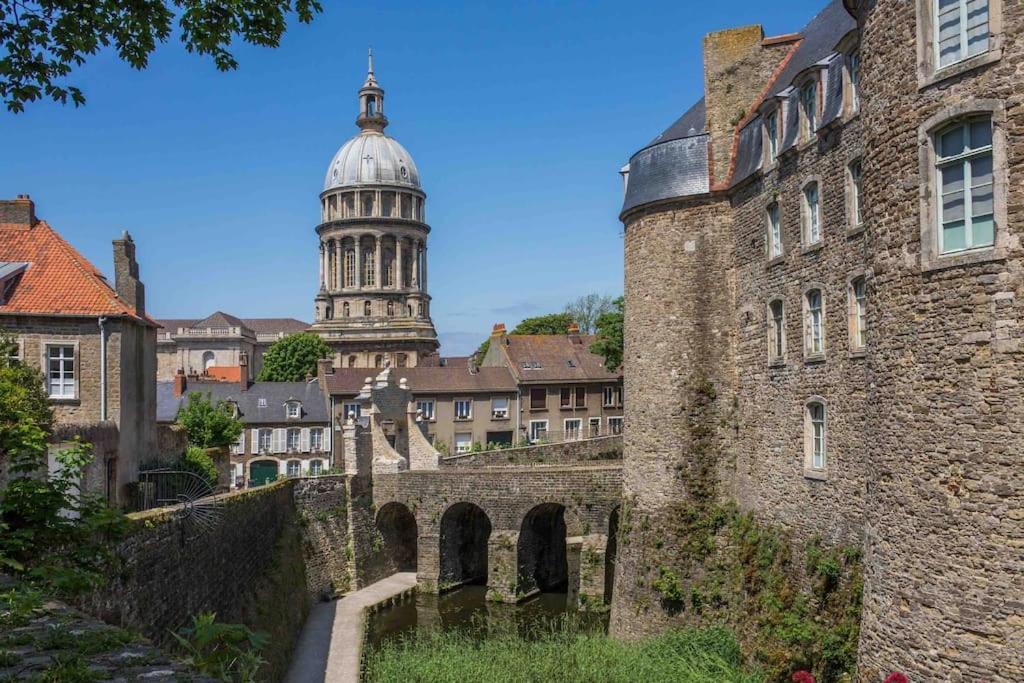Aux Remparts De La Vieille Ville - 4P, Parking Boulogne-sur-Mer Kültér fotó
